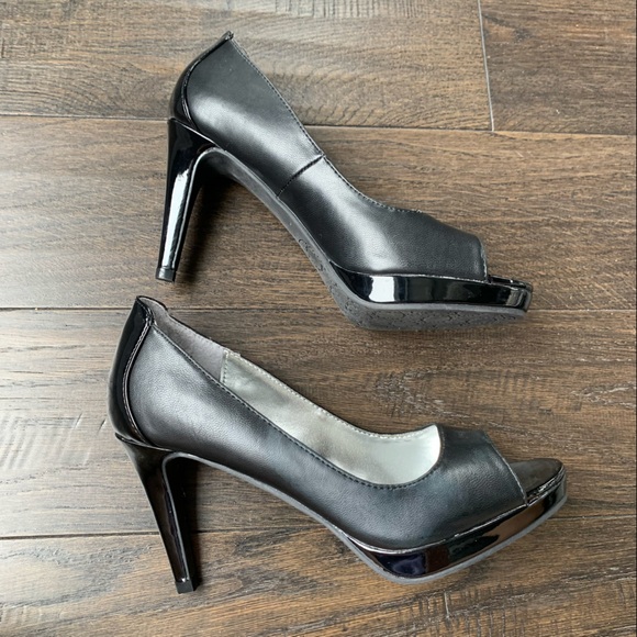 Rampage Size 7 Black 3.5 Inch High Heels - Picture 5 of 11